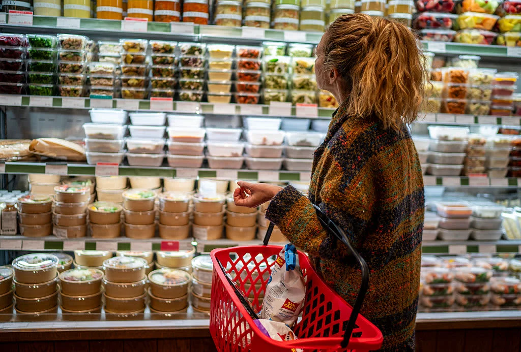 Iran War Fuels Soaring U.S. Inflation Forecasts, Posing Policy Dilemma for Federal Reserve