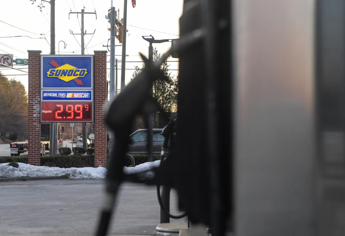 Middle East Conflict Ignites Global Oil Markets, Threatening Renewed Inflationary Pressures and Challenging Economic Outlook