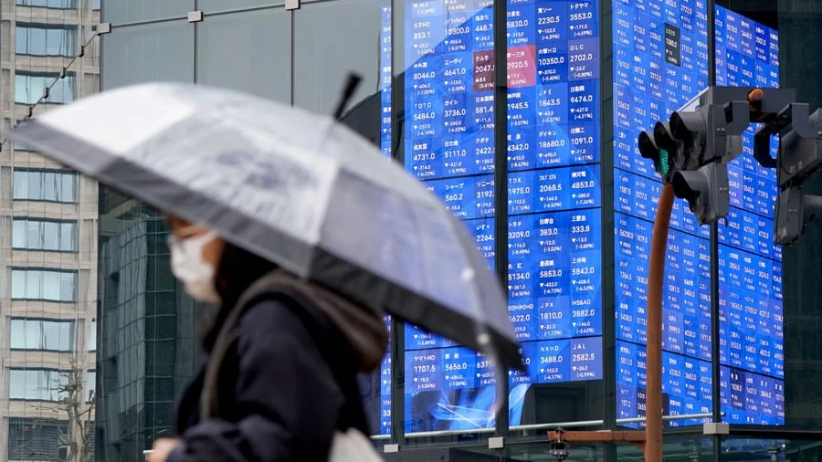 Middle East Conflict’s Shadow Lengthens Over Asian Markets: Investors Navigate Geopolitical Uncertainty