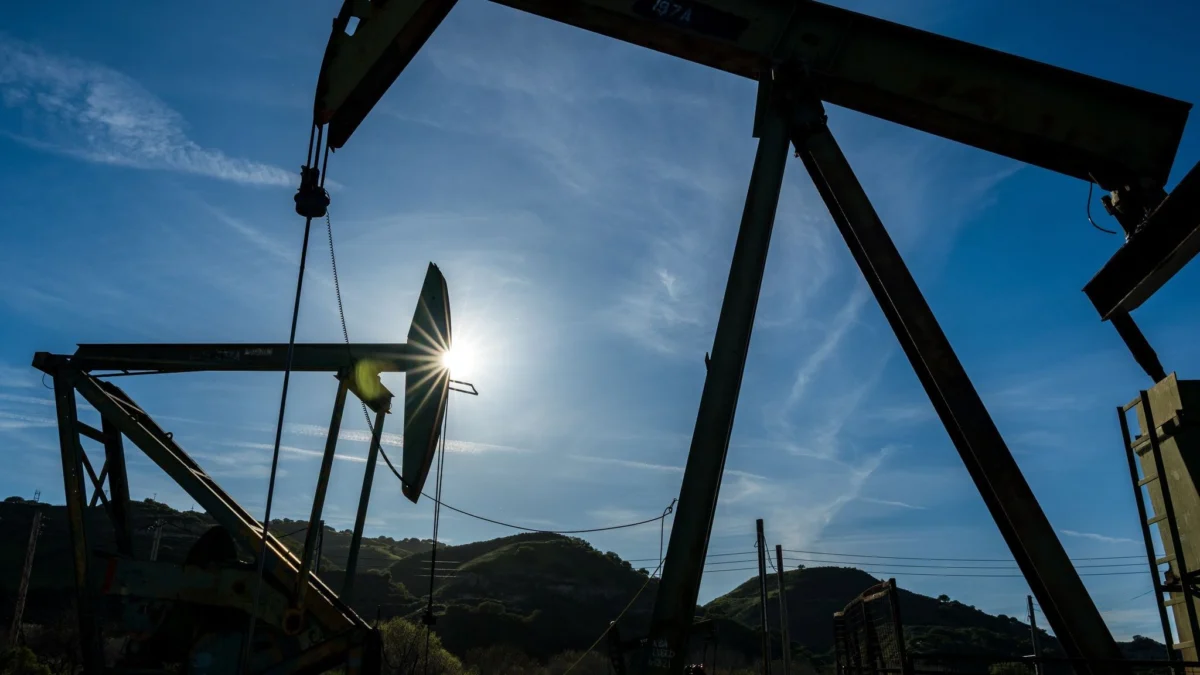 Oil Prices Plummet as Iran Conflict Eases Amidst Diplomatic Hope