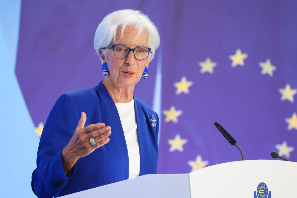 Christine Lagarde Considers Early ECB Departure to Engage in French Political Debate Ahead of 2027 Presidential Elections