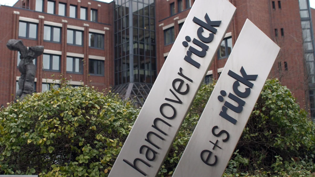 Hannover Rueck Increases Profit in First Half, Maintains Full-Year Target