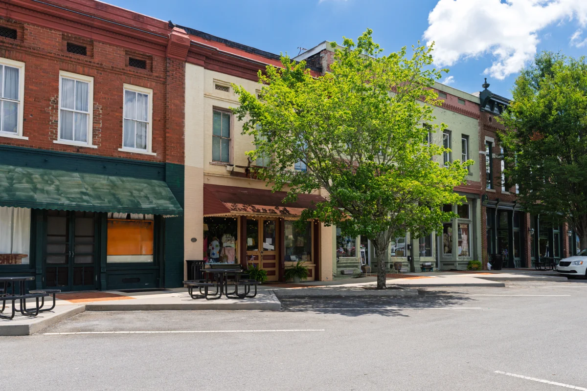 The Unforeseen Advantages: Why Mid-Sized Cities Are Becoming the New Epicenters of Entrepreneurship