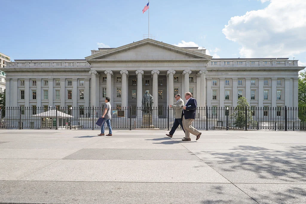 U.S. Budget Deficit Soars to Five-Year High Amid Escalating Medicare Costs and Mounting Debt Interest, Raising Fiscal Sustainability Concerns