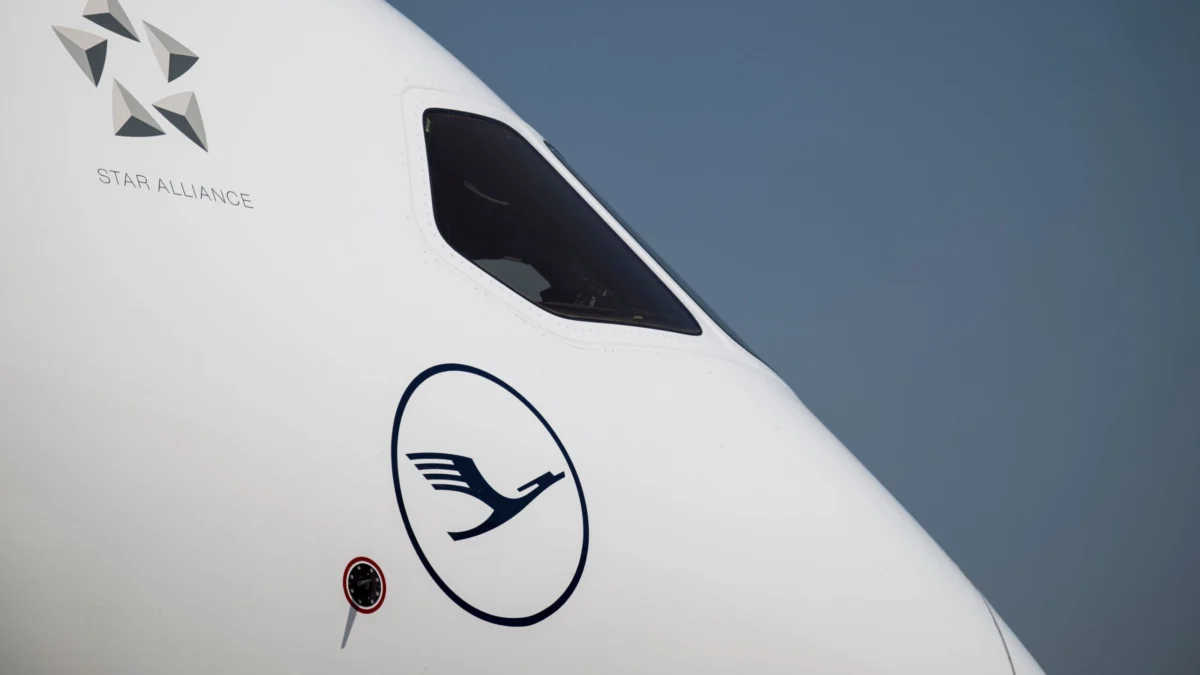Will Lufthansa Ascend to the DAX This Time?
