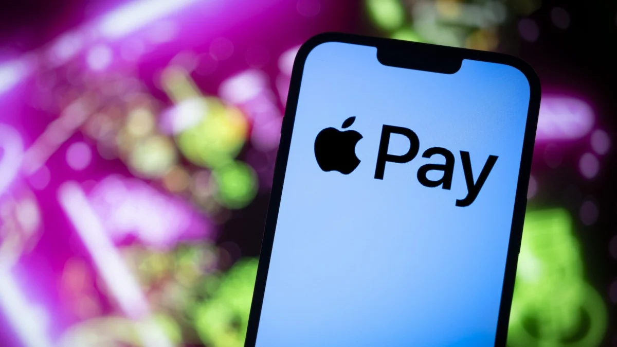 Apple Pay Enters Indian Market via Strategic Partnership with Axis Bank as Tech Giant Challenges UPI Dominance in Global Tech Hub