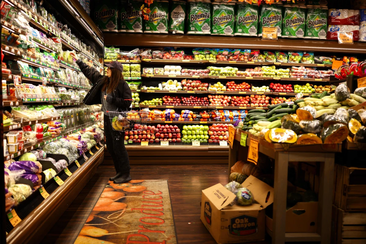 Consumer Sentiment Plunges to Nine-Year Low Amid Persistent Inflation and Cooling Labor Market Concerns
