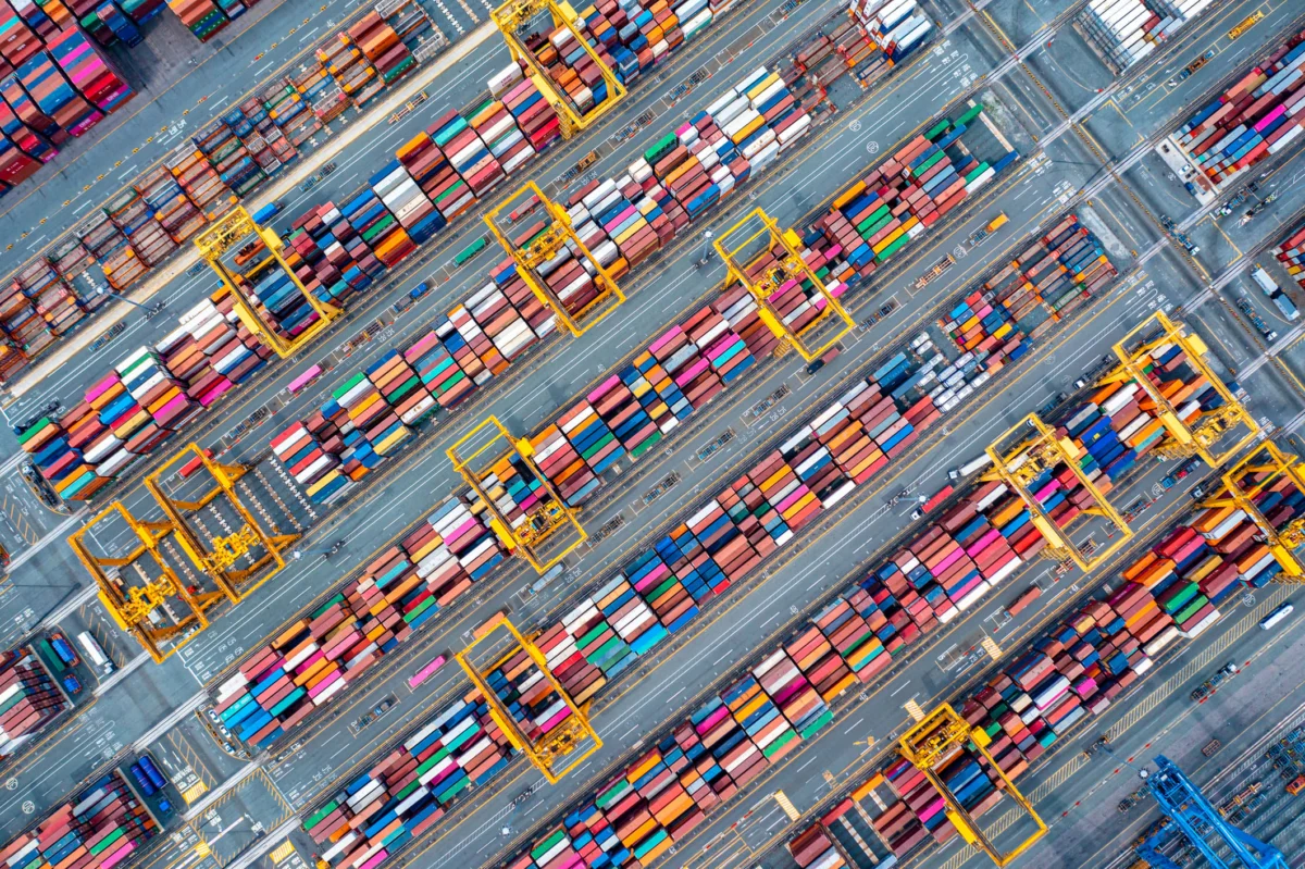East Asia and Pacific Economies See Boost from AI Exports Amidst "Dot-Com" Bubble Warnings and Rising Tariff Evasion Attempts