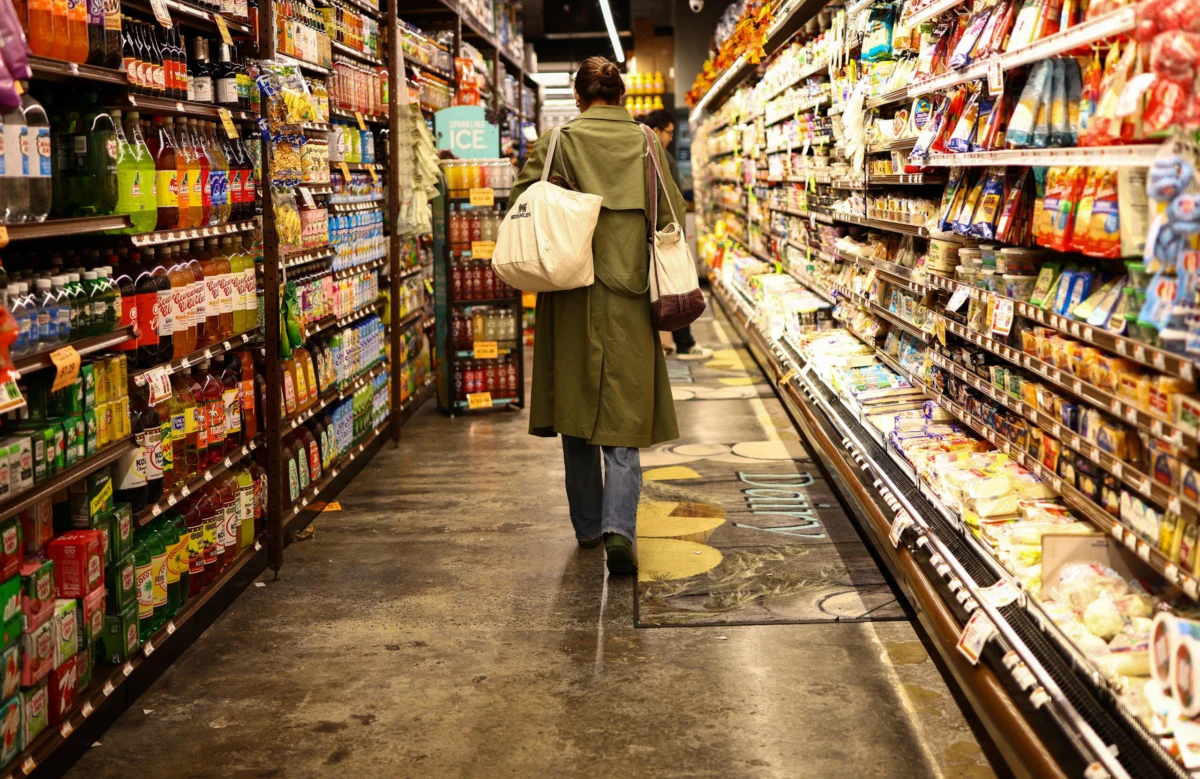 Federal Reserve’s Preferred Inflation Gauge Shows Milder August Increase, Dampening Immediate Rate Hike Expectations