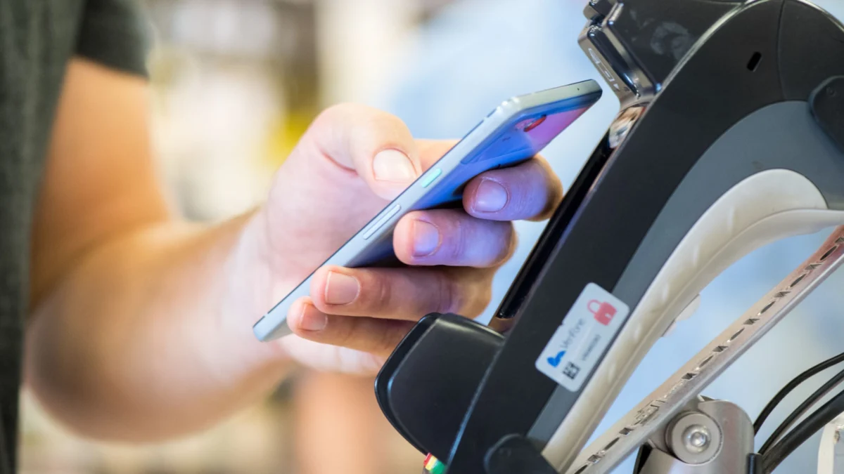 More Than Half of German Adults Faced Cashless Payment Issues This Year, Sparking Debate on Payment Mandates