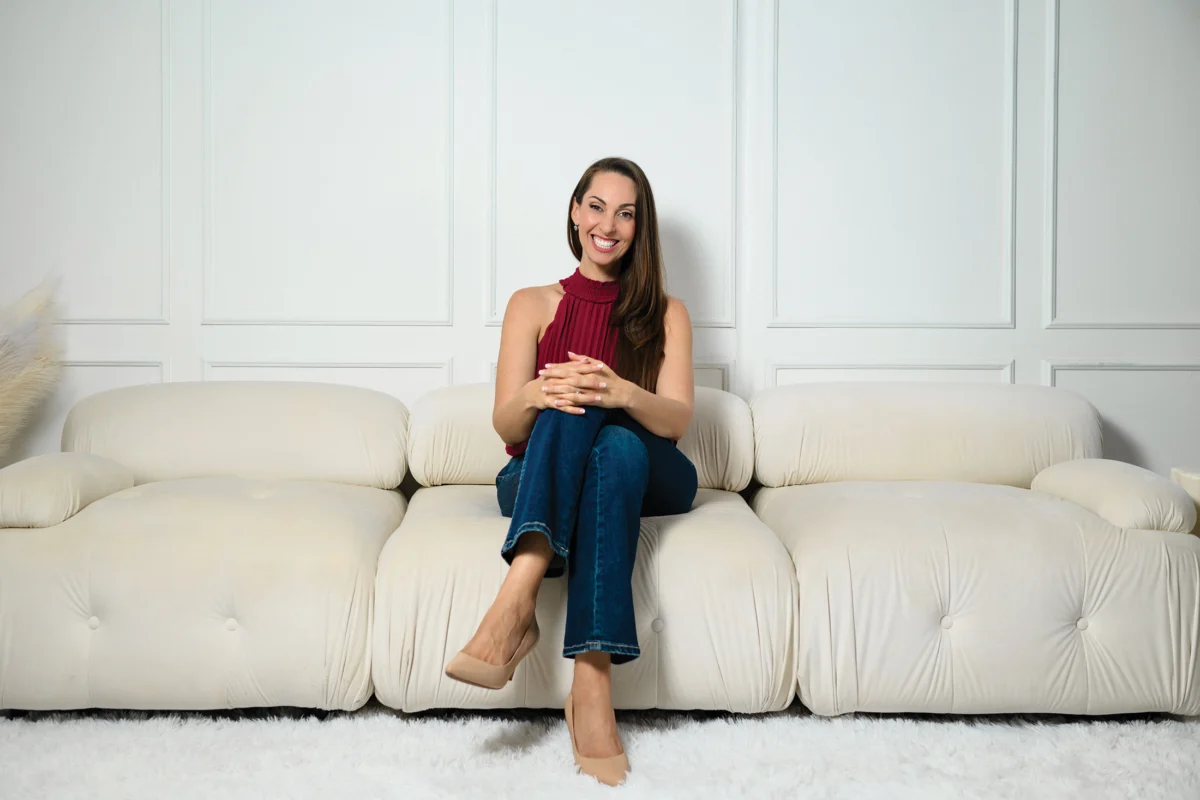 The Art of Connection: Expert Reveals Five Phrases to Master Conversational Rapport