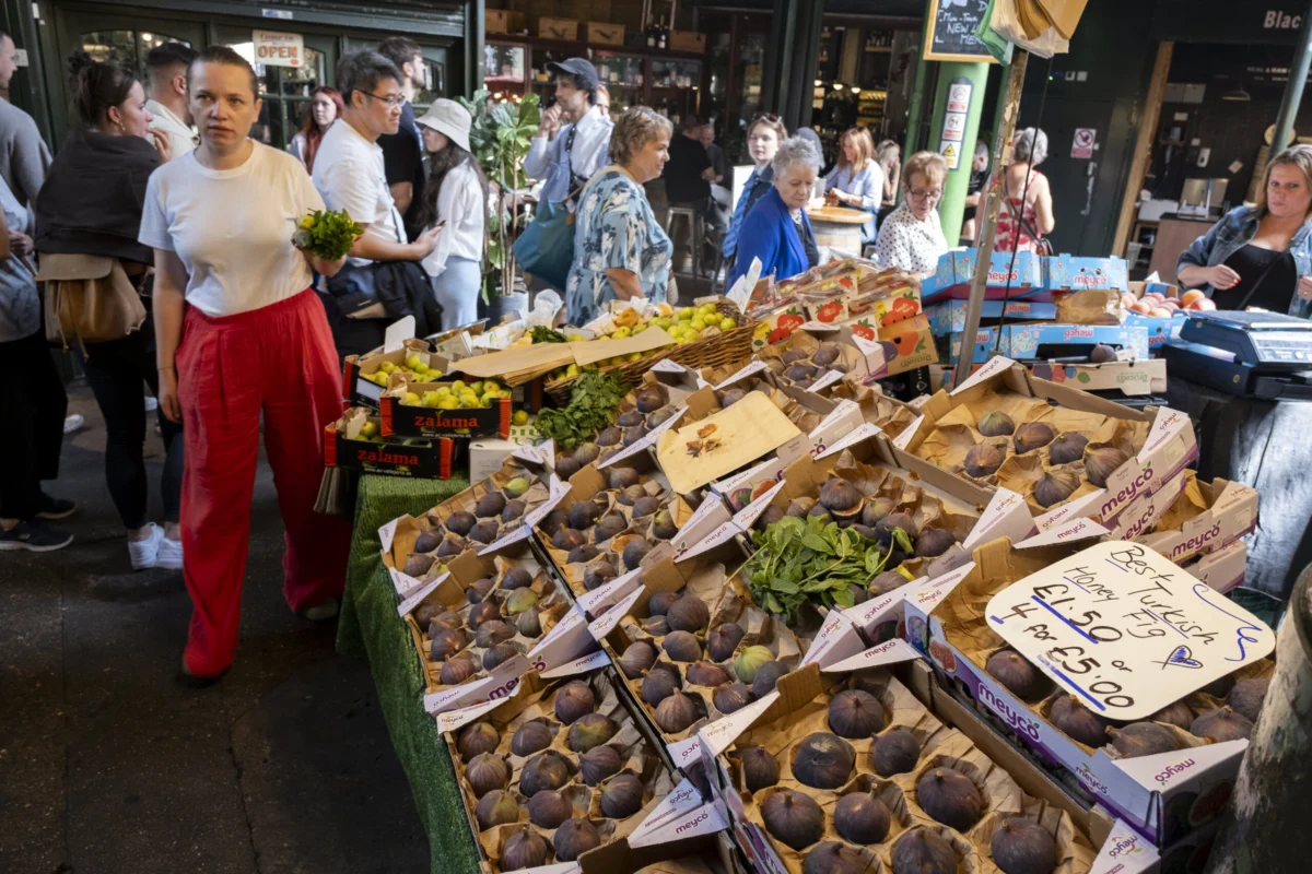 UK Economy Surprises with 0.1% August Growth, Defying Expectations Amid Broader Economic Challenges